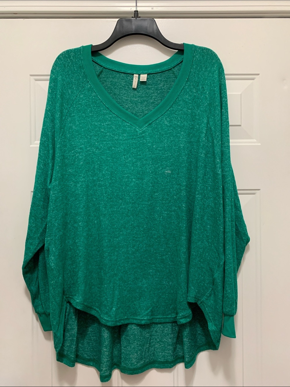 3/$15 Cato NWOT Green V-Neck High-Low Tunic Top Size 14/16W